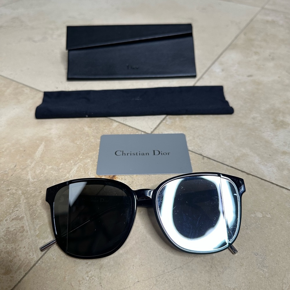 👓DIOR- Black Line Oversize Sunglasses👓 - Picture 6 of 17